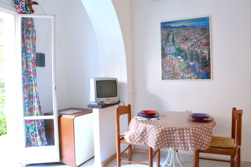 foto 4 Alquiler vacacional entre particulares Santa Teresa di Gallura appartement Cerdea Olbia Tempio (provincia de) Sala de estar