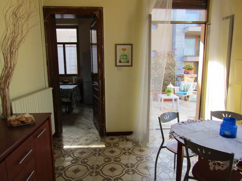 foto 15 Alquiler vacacional entre particulares Catania appartement Sicilia Catania (provincia de) Sala de estar