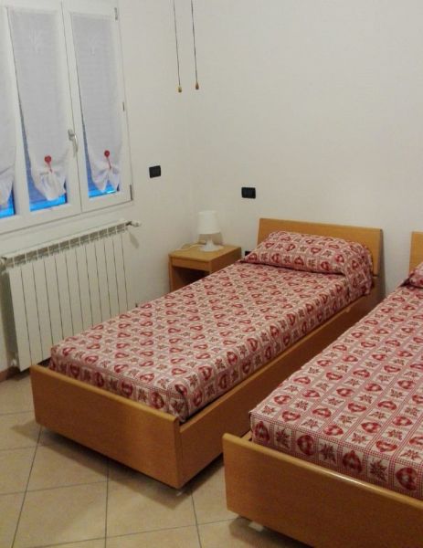 foto 6 Alquiler vacacional entre particulares Toscolano-Maderno maison Lombarda Brescia (provincia de) dormitorio 2