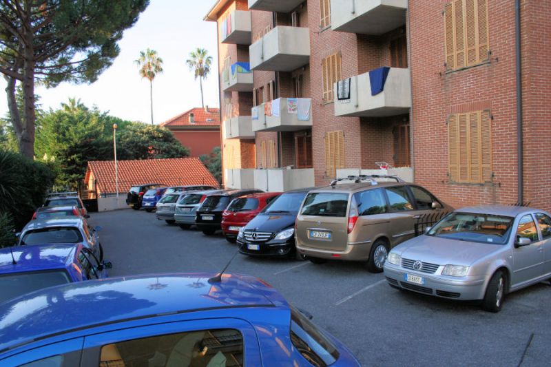 foto 10 Alquiler vacacional entre particulares San Bartolomeo al Mare appartement Liguria Imperia (provincia de) Aparcamiento