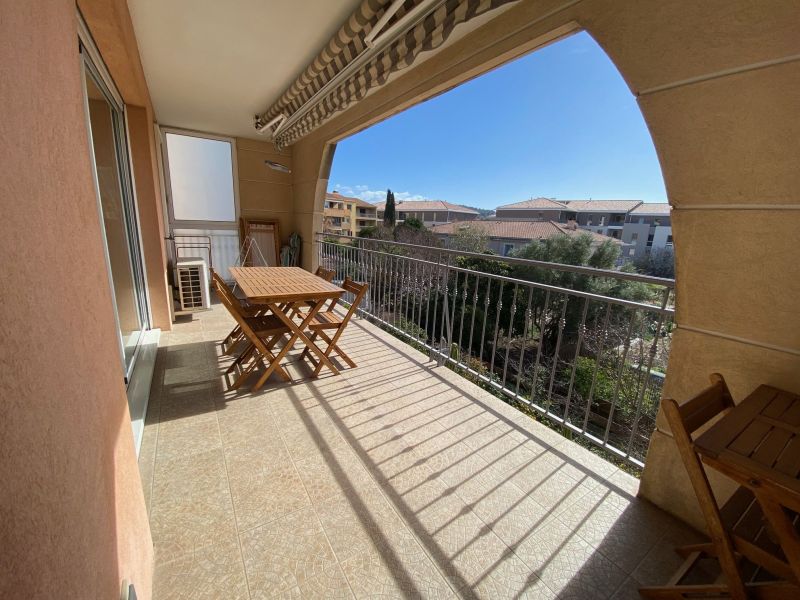 foto 5 Alquiler vacacional entre particulares Sanary-sur-Mer appartement Provenza-Alpes-Costa Azul Var Terraza