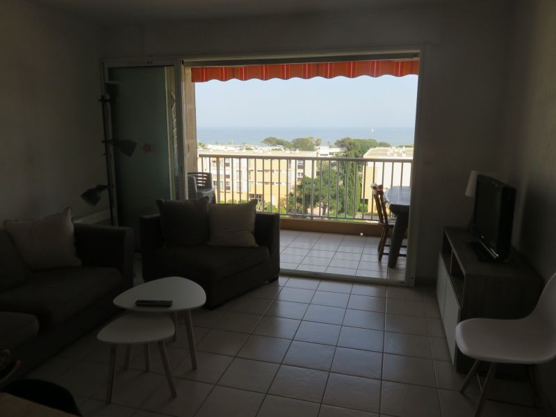 foto 3 Alquiler vacacional entre particulares Le Lavandou appartement Provenza-Alpes-Costa Azul Var Comedor