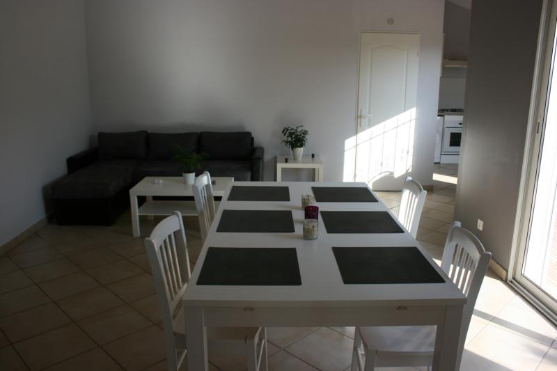 foto 5 Alquiler vacacional entre particulares Hyres appartement Provenza-Alpes-Costa Azul Var Comedor