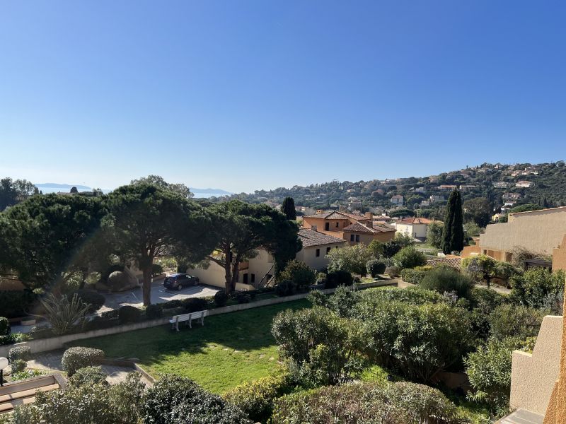 foto 12 Alquiler vacacional entre particulares Le Lavandou appartement Provenza-Alpes-Costa Azul Var Vistas desde la terraza