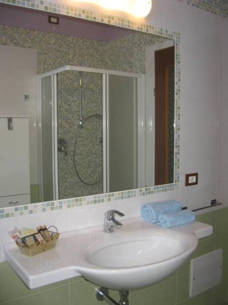 foto 12 Alquiler vacacional entre particulares Peschiera del Garda appartement Vneto Verona (provincia de)