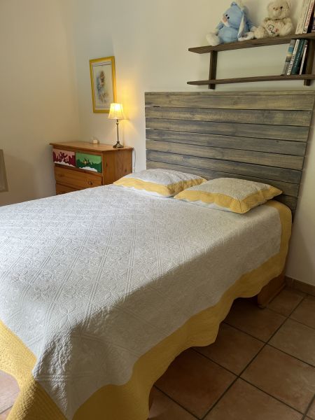 foto 7 Alquiler vacacional entre particulares Isle sur la Sorgue maison Provenza-Alpes-Costa Azul Vaucluse dormitorio 1