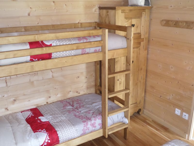 foto 4 Alquiler vacacional entre particulares Samons chalet Rdano Alpes Alta Saboya dormitorio 1