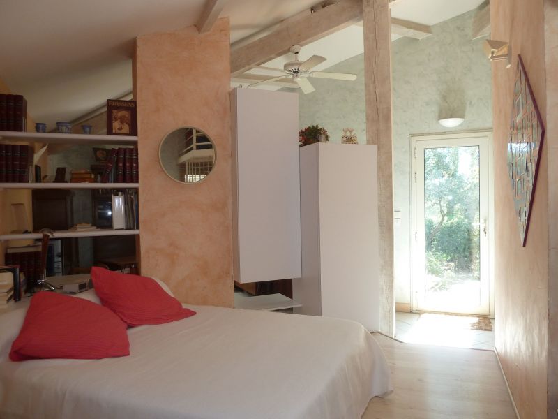 foto 6 Alquiler vacacional entre particulares Nmes villa Languedoc-Roselln Gard dormitorio 1