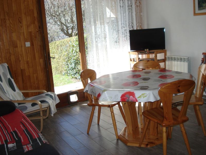 foto 5 Alquiler vacacional entre particulares Embrun appartement Provenza-Alpes-Costa Azul Altos Alpes Sala de estar