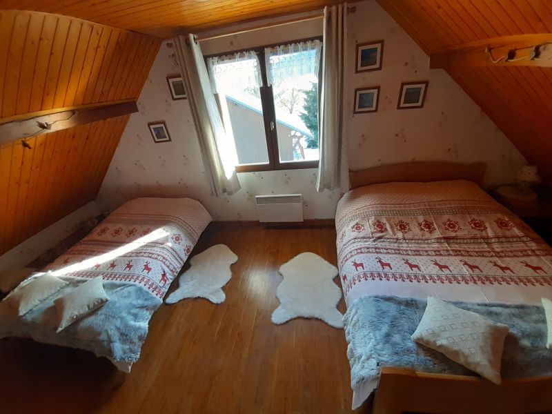 foto 11 Alquiler vacacional entre particulares Brianon chalet Provenza-Alpes-Costa Azul Altos Alpes dormitorio 2