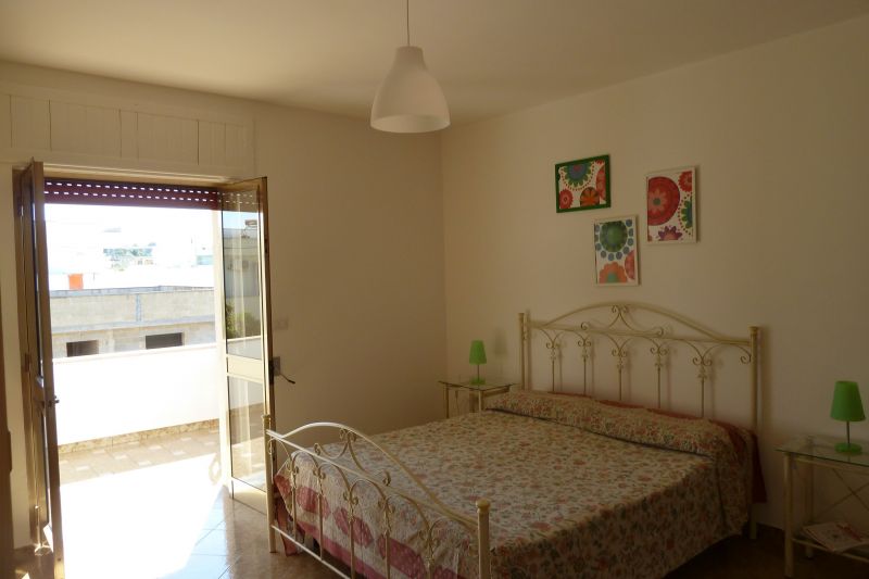 foto 3 Alquiler vacacional entre particulares Lido Marini appartement Apulia  dormitorio 1