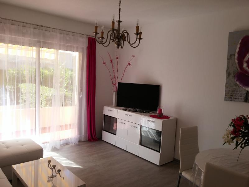 foto 0 Alquiler vacacional entre particulares Frjus appartement Provenza-Alpes-Costa Azul Var Sala de estar