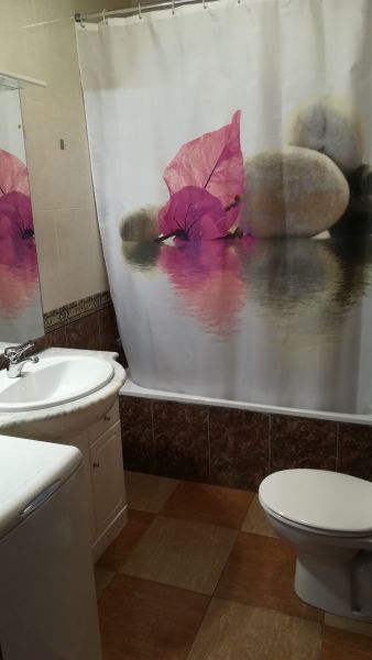 foto 5 Alquiler vacacional entre particulares Rosas appartement Catalua  cuarto de bao