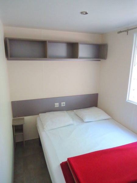 foto 5 Alquiler vacacional entre particulares Dolus d'Olron mobilhome Poitou-Charentes Charente-Maritime dormitorio 2