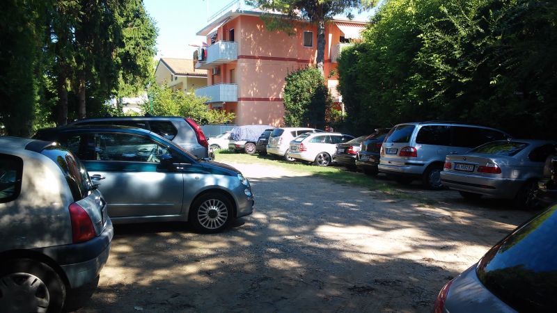 foto 15 Alquiler vacacional entre particulares Lignano Sabbiadoro appartement Friuli-Venecia-Julia Udine (provincia de) Aparcamiento