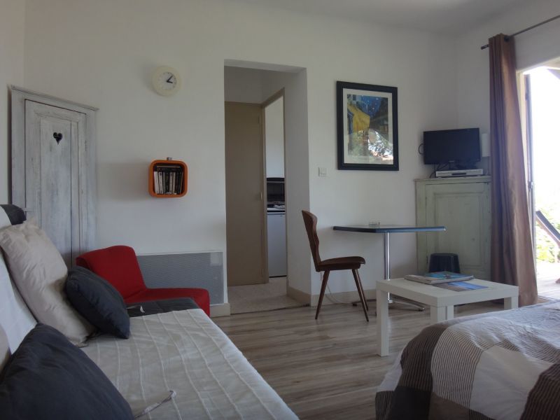 foto 8 Alquiler vacacional entre particulares Rayol Canadel sur Mer appartement Provenza-Alpes-Costa Azul Var Sala de estar