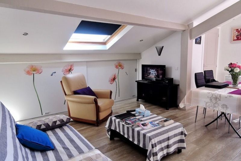 foto 7 Alquiler vacacional entre particulares Sanary-sur-Mer appartement Provenza-Alpes-Costa Azul Var Sala de estar
