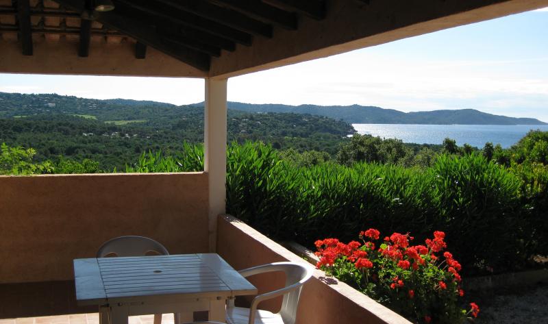 foto 0 Alquiler vacacional entre particulares Cavalaire-sur-Mer appartement Provenza-Alpes-Costa Azul Var Vistas desde la terraza