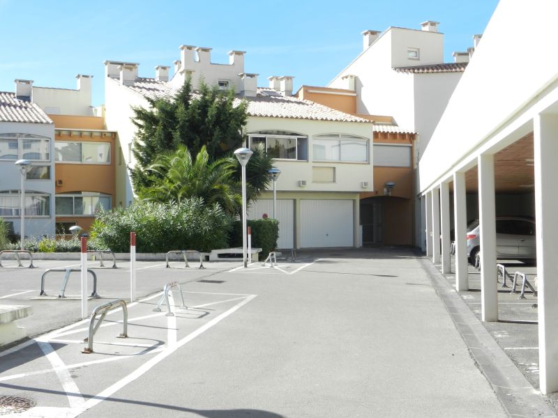 foto 11 Alquiler vacacional entre particulares Cap d'Agde appartement Languedoc-Roselln Hrault Aparcamiento
